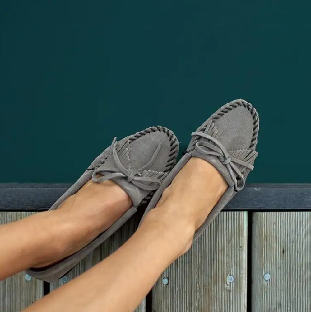 Minnetonka Suede Kilty Hardsole Moccasins Gray Rubber Sole Women's Size 7.5